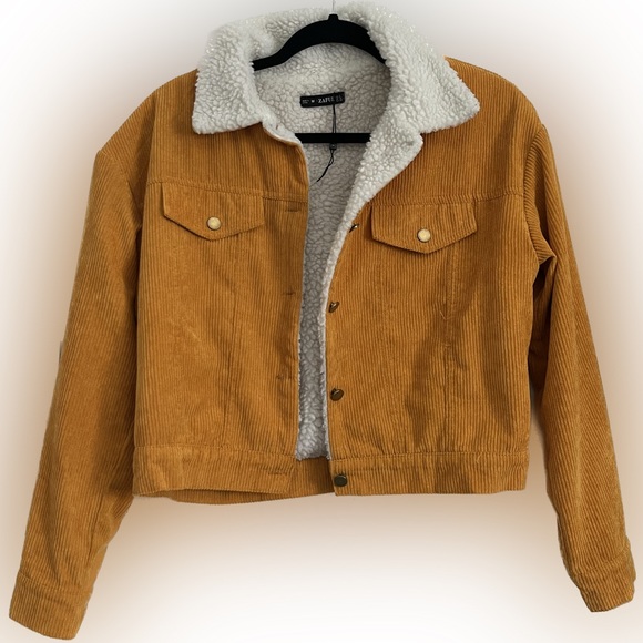 Gorgeous yellow jacket with super warm and cozy inner lining. - Picture 1 of 1